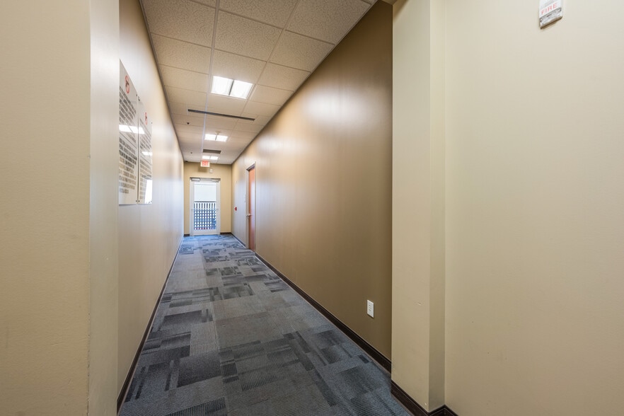 More Photos Of 5555 Northwest Pky, San Antonio Office For Lease
