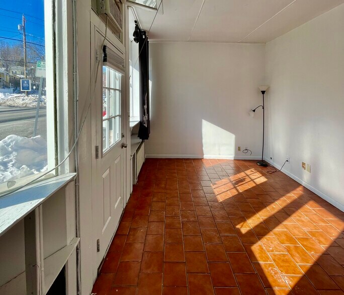 More Photos Of 158-160 W Main St, Walden Storefront Retail Residential For Sale