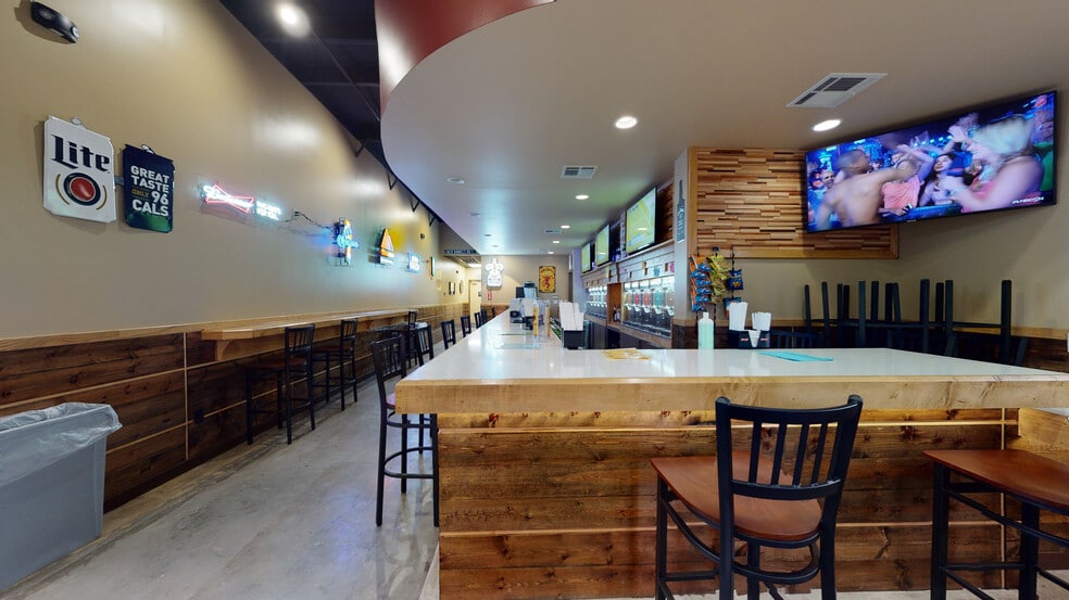 More Photos Of 5111 Common St, Lake Charles General Retail For Lease