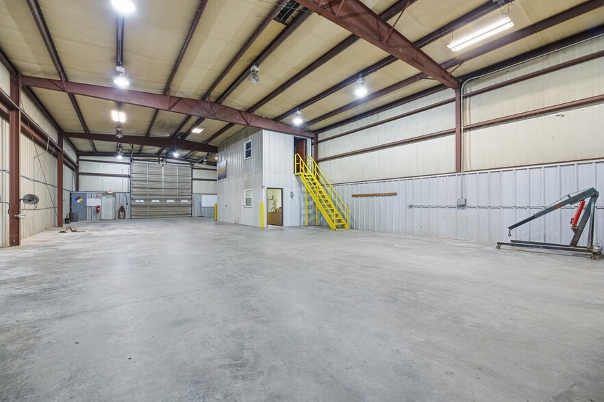 More Photos Of 654 W 138th St, Glenpool Industrial For Sale