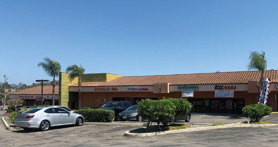 More Photos Of 988 Civic Center Dr, Vista Freestanding For Lease