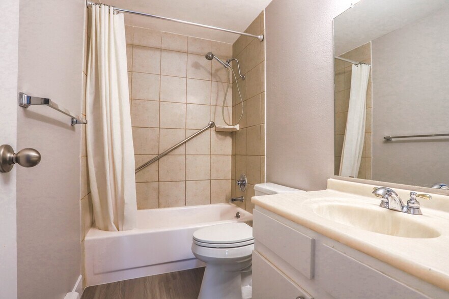 More Photos Of 7710 W 35th Ave, Wheat Ridge Apartments For Sale