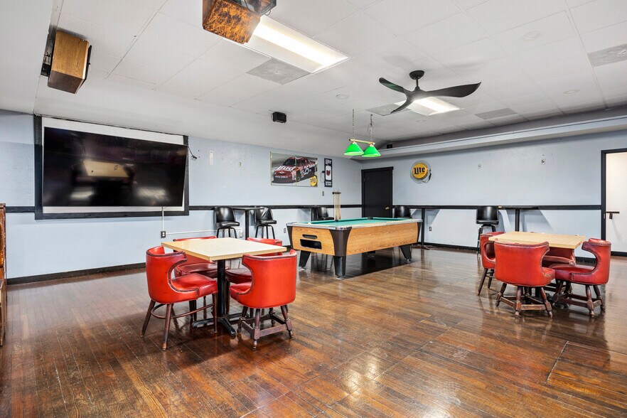 More Photos Of 8741 W Ridge Rd, Elyria General Retail For Sale