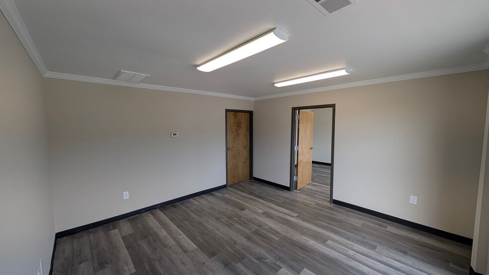 More Photos Of 465 Maltbie St, Lawrenceville Light Distribution For Lease