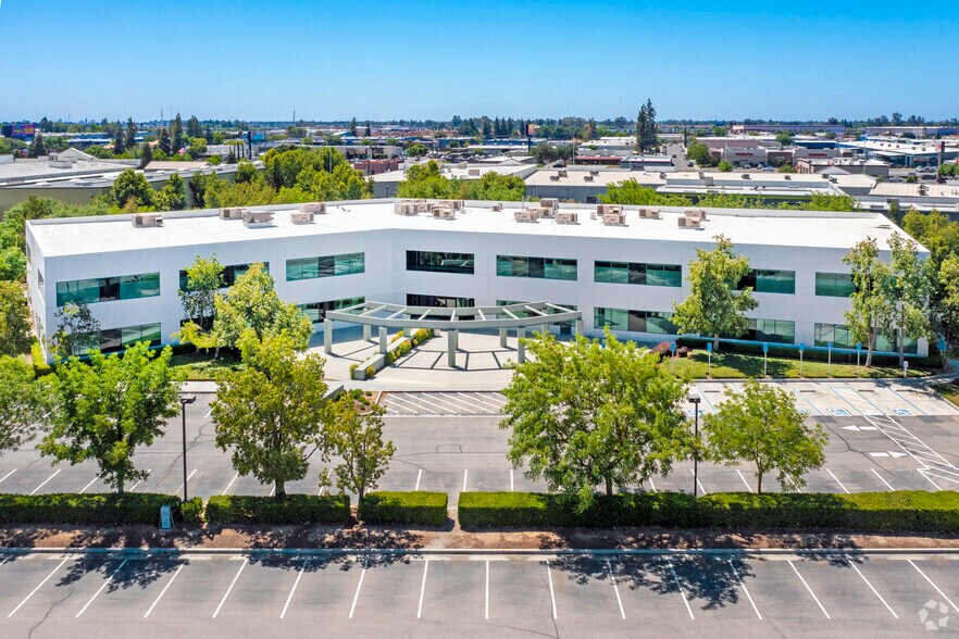 Primary Photo Of 5104 N Blythe Ave, Fresno Office For Sale