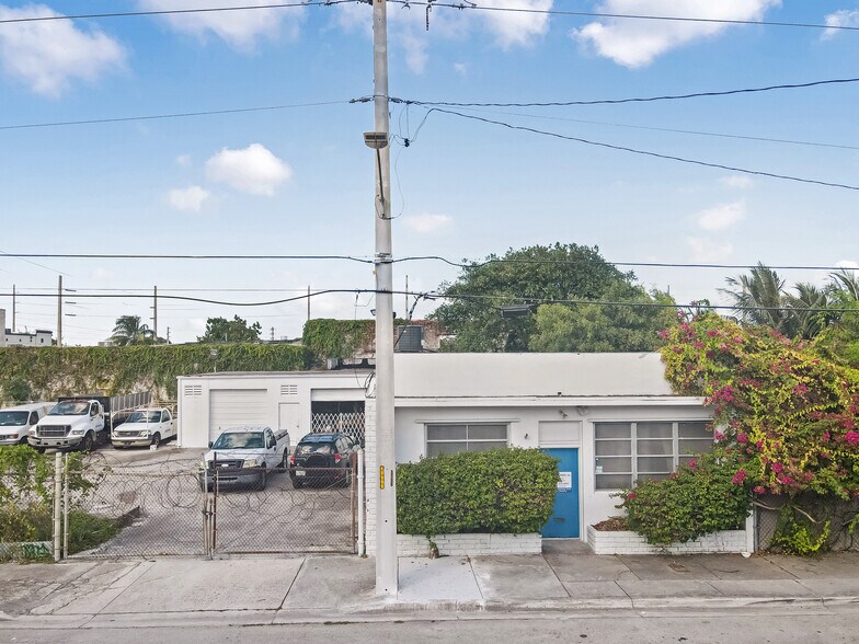 More Photos Of 775 NW 21st St, Miami Service For Lease