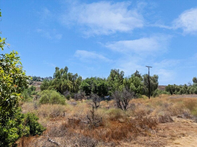 More Photos Of 1350 Firethorn Ave, Riverside Land For Sale