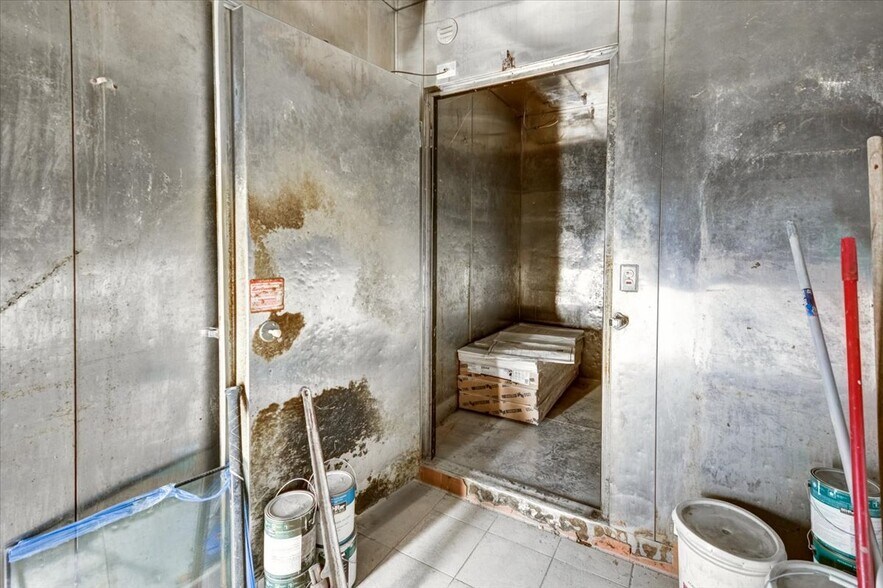 More Photos Of 400 E 12th St, Oakland Storefront Retail Residential For Sale