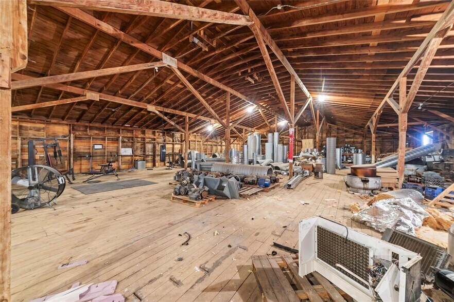 More Photos Of 1403 Blake Dr, Brownwood Warehouse For Sale
