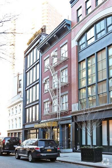 More Photos Of 154 Reade St, New York Storefront Retail Office For Sale