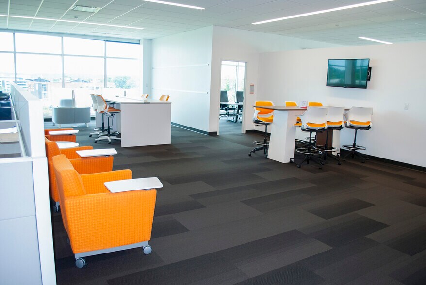 More Photos Of 4811 Montgomery Rd, Norwood Office For Sale