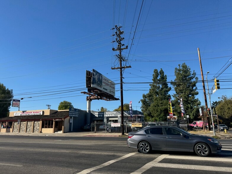 More Photos Of 22802 Oxnard St, Woodland Hills Auto Repair For Sale