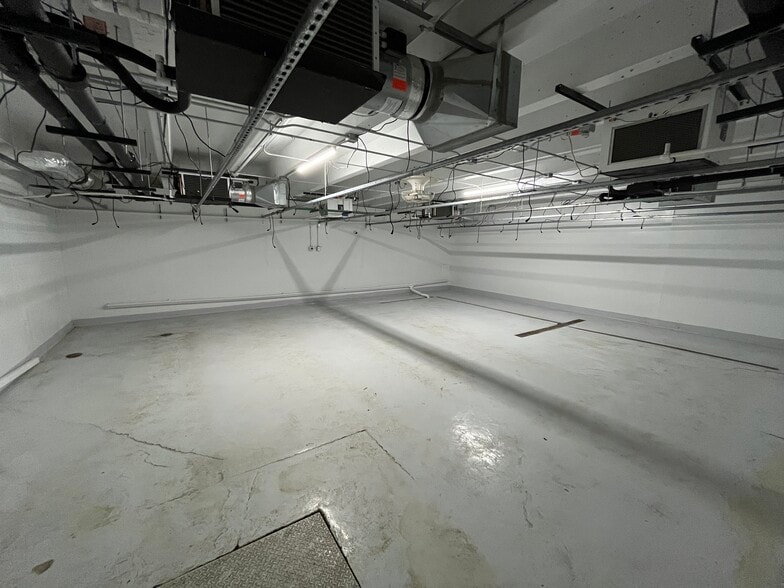 More Photos Of 153-155 Vallejo St, Denver Warehouse For Lease