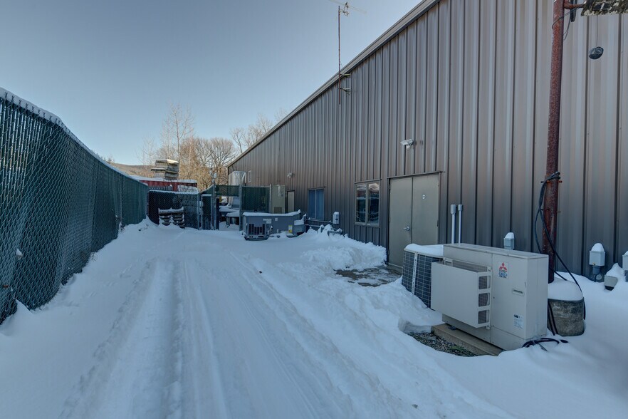 More Photos Of 4 Federico Dr, Pittsfield Office For Sale