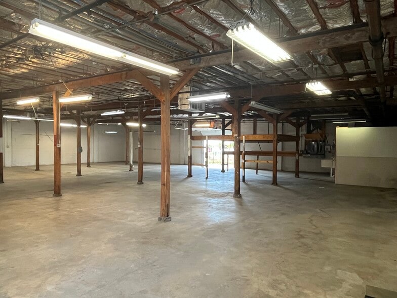 More Photos Of 1501 Burlington Ave N, Saint Petersburg Unknown For Lease