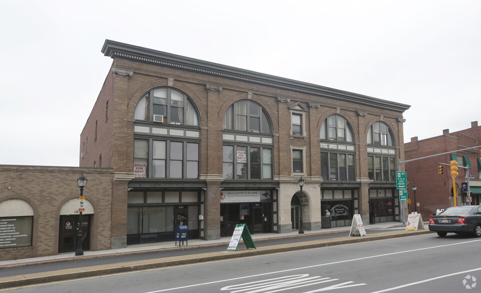 More Photos Of 677-685 Main St, Waltham Office For Lease