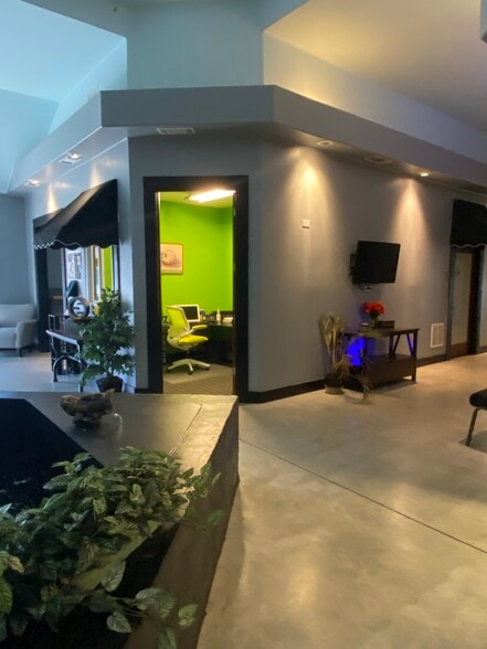 More Photos Of 955 Commercial St NE, Conyers Loft Creative Space For Sale