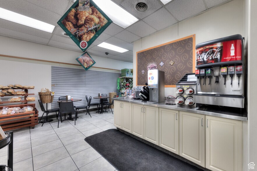 More Photos Of 80 S Broadway St, Green River Supermarket For Sale