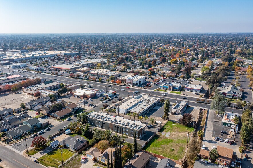 More Photos Of 1920 W Princeton Ave, Visalia Office For Sale