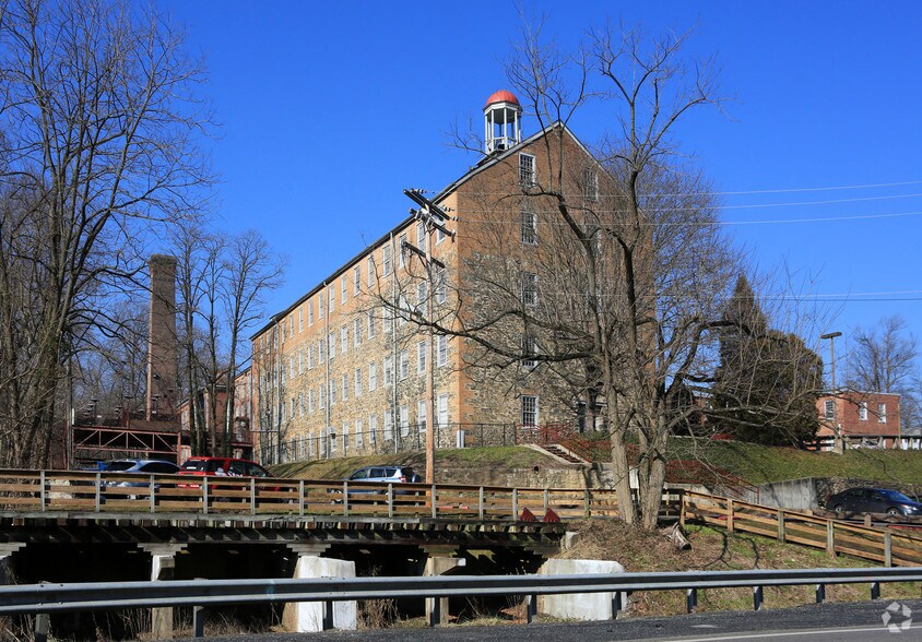 More Photos Of 8600 Foundry St, Savage Unknown For Lease