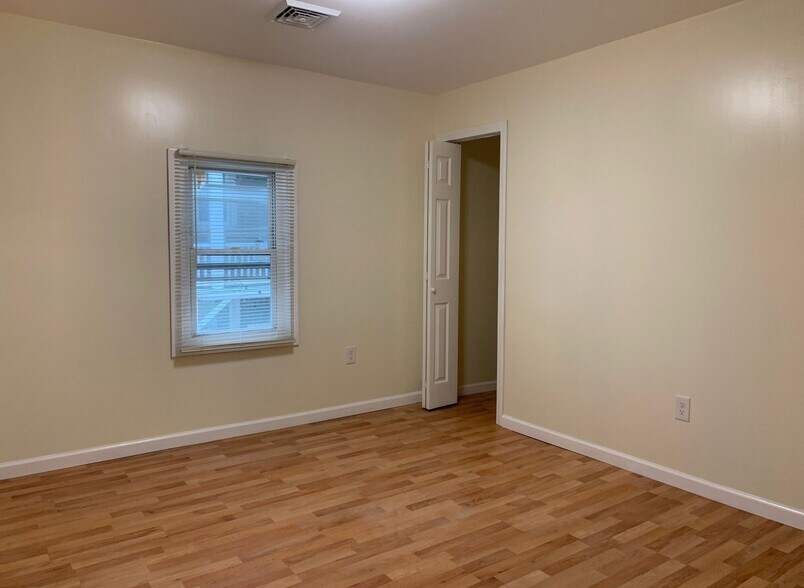 More Photos Of 96 Hill St, Waterbury Apartments For Sale