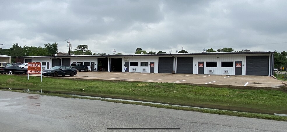Primary Photo Of 515 Melbourne St, Houston Warehouse For Lease