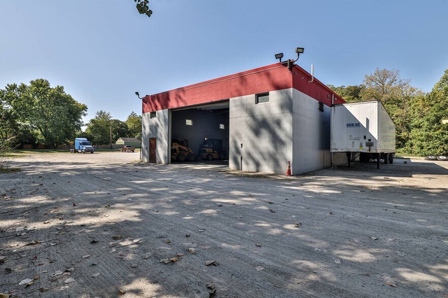 More Photos Of 4450 Monroe St, Hooven Truck Terminal For Sale