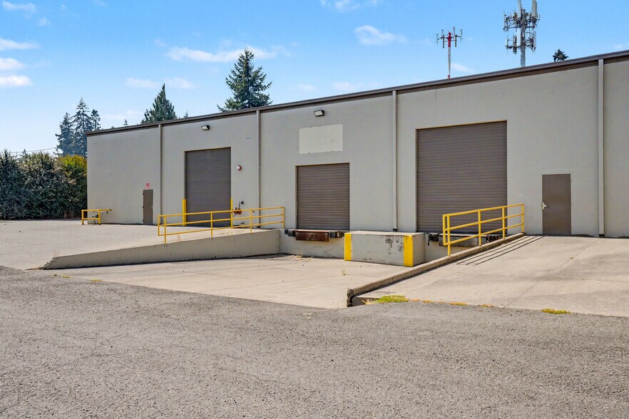 More Photos Of 3025 Kathryn Ave NE, Albany Warehouse For Lease