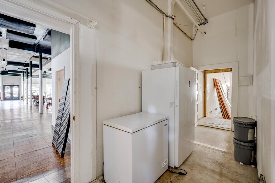 More Photos Of 111 Main Street, Lincolnton Flex For Sale