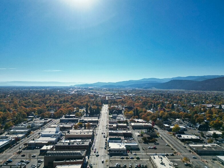 More Photos Of 302 S Main St, Kalispell Restaurant For Sale