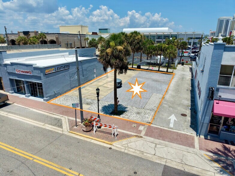 More Photos Of 814 Main St, Daytona Beach Freestanding For Sale