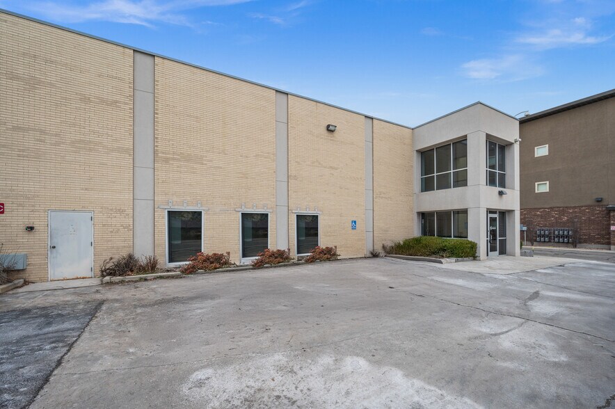 More Photos Of 2495-2511 S West Temple, South Salt Lake Medical For Lease