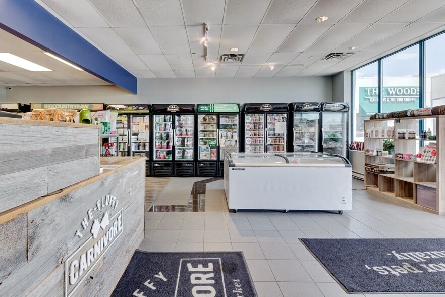 More Photos Of 3145 Dundas St W, Mississauga Storefront Retail Office For Lease