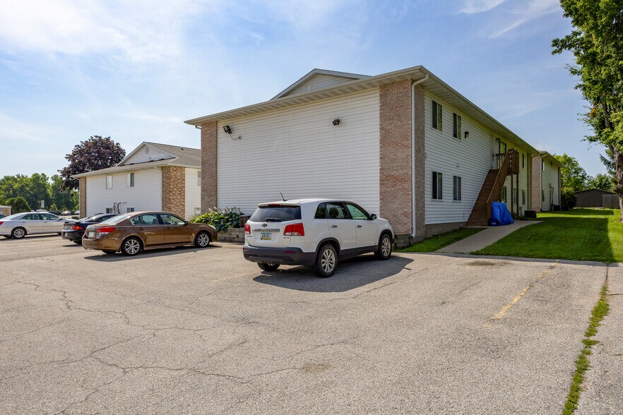 More Photos Of 115 Sugar Creek Ln, North Liberty Multifamily For Sale
