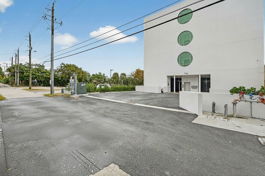 More Photos Of 246 NE 6th Ave, Delray Beach Apartments For Sale