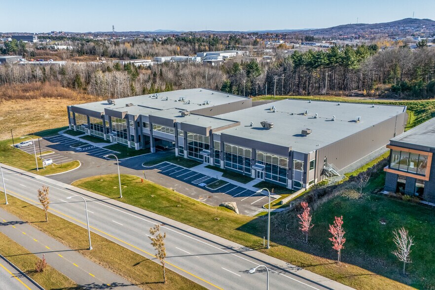 More Photos Of 4590-4592 Boul De Portland, Sherbrooke Food Processing For Lease