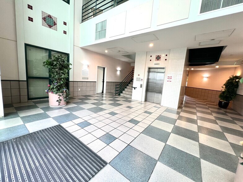 More Photos Of 22535-22551 2nd St, Hayward Office For Lease