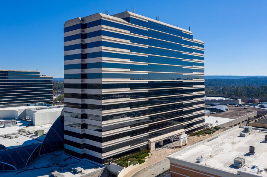 More Photos Of 3000 Riverchase Galleria, Birmingham Office For Lease