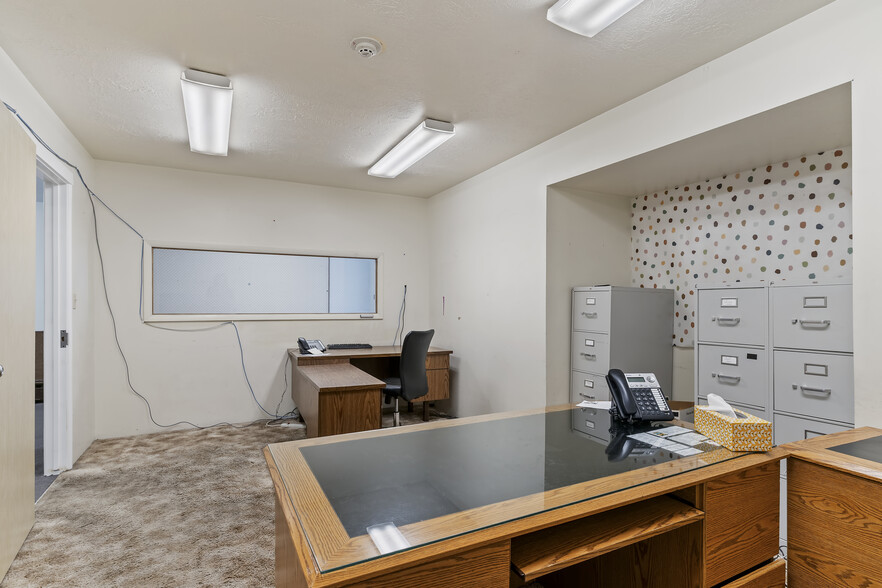 More Photos Of 2182 N Hill Field Rd, Layton Storefront Retail Office For Lease