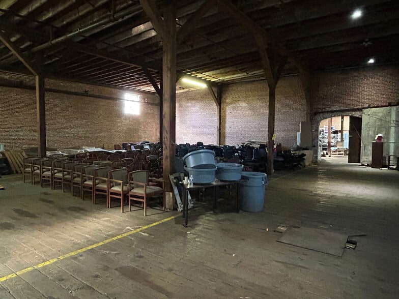 More Photos Of 1525 Cusseta Rd, Columbus Warehouse For Lease
