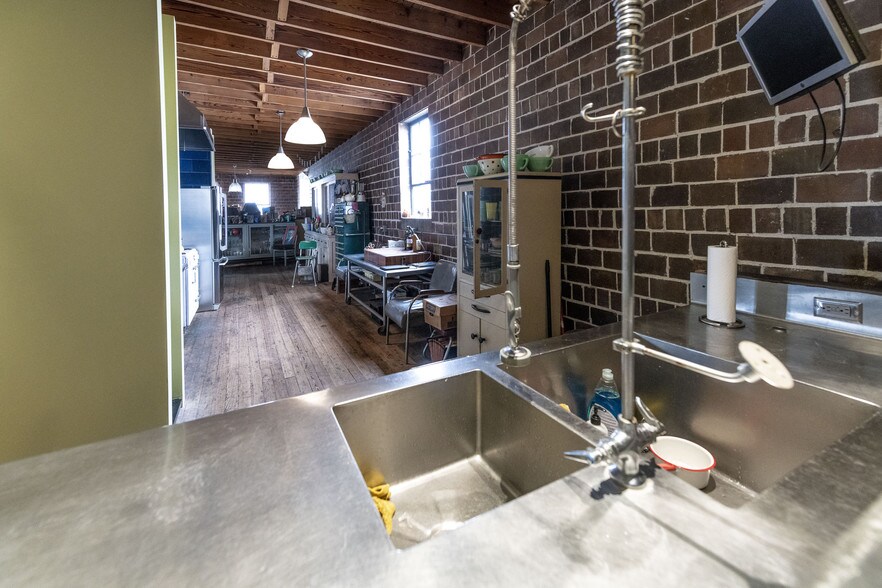 More Photos Of 502 N Hickory St, Champaign Research And Development For Sale