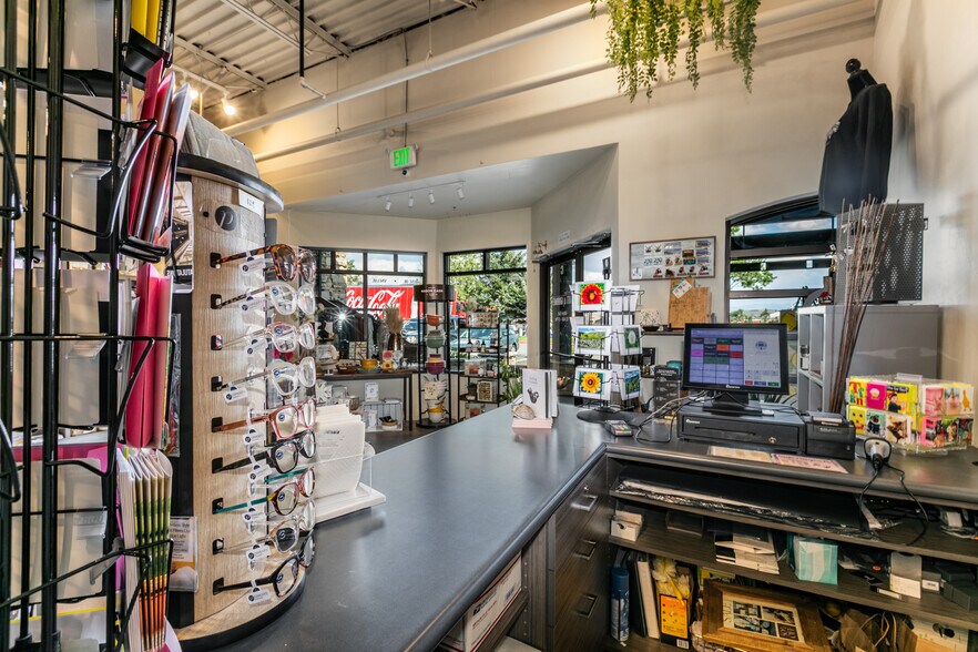 More Photos Of 6300 N Sagewood Dr, Park City Storefront For Lease
