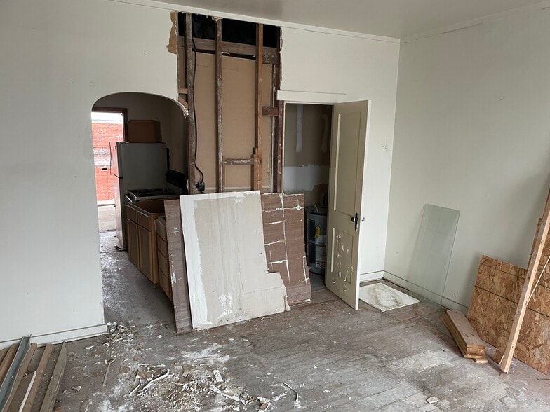 More Photos Of 525 E Morgan St, Boonville General Retail For Sale