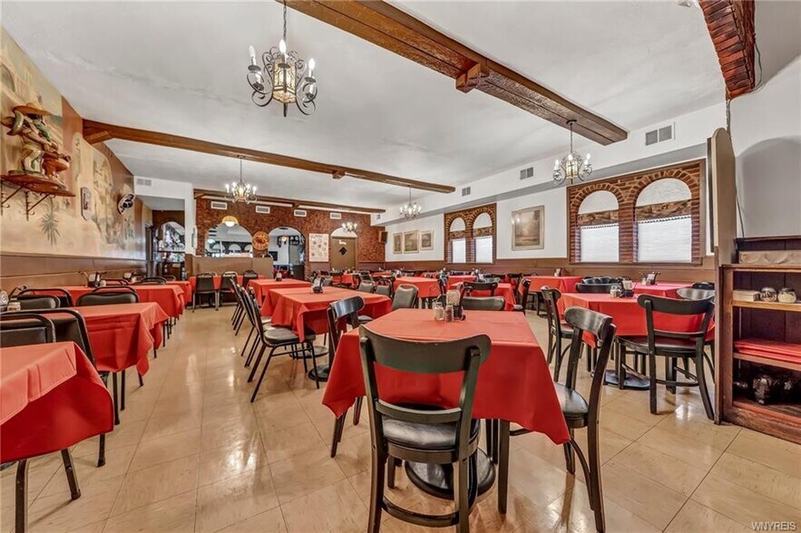 More Photos Of 3019 Pine Ave, Niagara Falls Restaurant For Sale