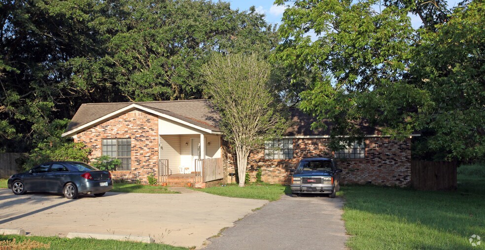 Primary Photo Of 23571 State Highway 59, Robertsdale Office Residential For Sale