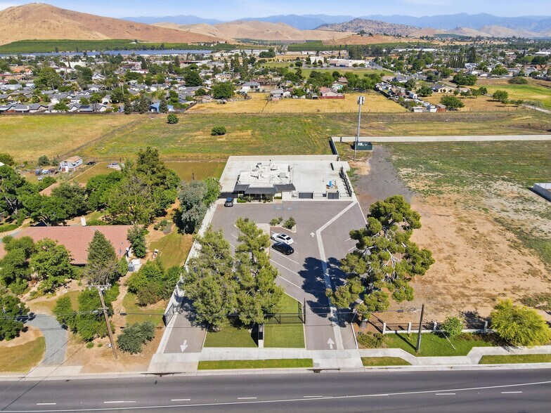 More Photos Of 1660 N Newcomb St, Porterville Coworking Space