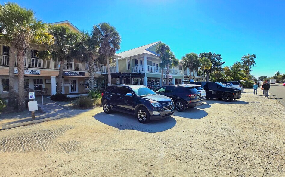 More Photos Of 317 W Pine Ave, Anna Maria Storefront Retail Residential For Lease