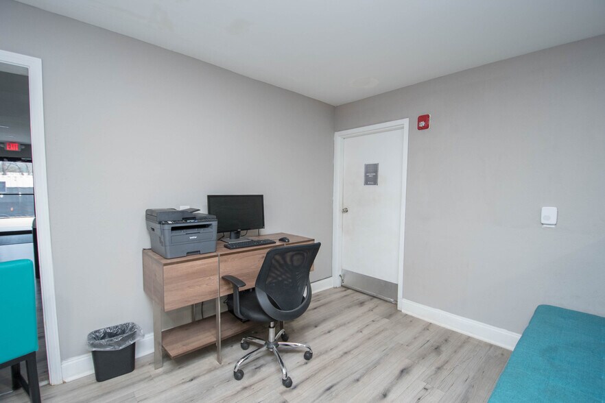 More Photos Of 750 Cobb Place Blvd NW, Kennesaw Hotel For Sale