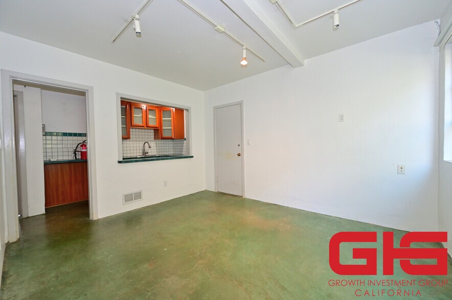 More Photos Of 88 N Hill Ave, Pasadena Storefront For Sale