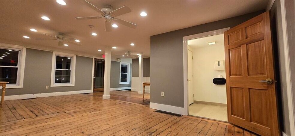 More Photos Of 31 Central Square, Troy Storefront Retail Residential For Lease